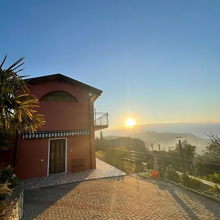 Casa Tschugg Finale Ligure